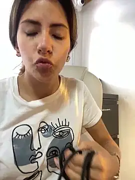 Andrea18 blonde online show from 22, 2, 2025