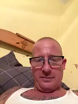 Snapshot of ClimbedCaelum chatting on 7, 10, 2025 ClimbedCaelum online show from 7, 10, 2025