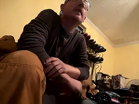 Snapshot of ClimbedCaelum chatting on 10, 11, 2025 ClimbedCaelum online show from 10, 11, 2025