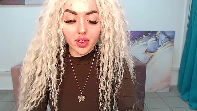 Snapshot of MissisCaty chatting on 12, 2, 2025 MissisCaty online show from 12, 2, 2025