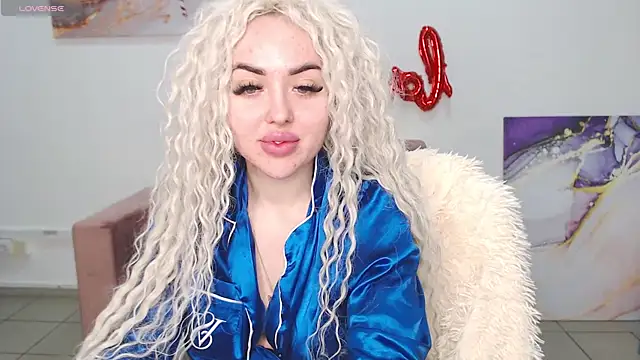 Snapshot of MissisCaty chatting on 15, 2, 2025 MissisCaty online show from 15, 2, 2025