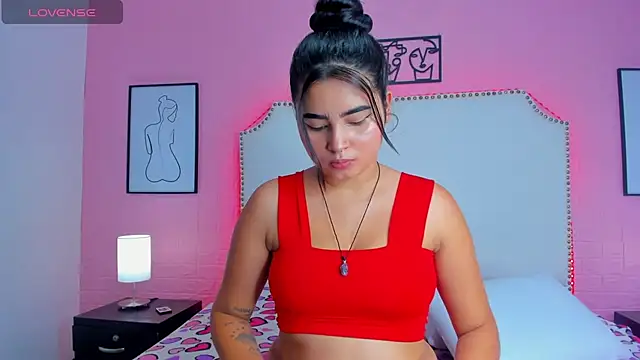 Snapshot of _Emma_whiitee_ chatting on 14, 11, 2025 Emma whiitee online show from 14, 11, 2025