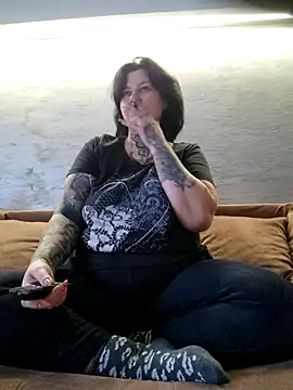 CannabisQueenn online show from 17, 11, 2025