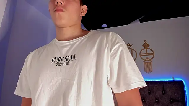 JamesCr  online show from 26, 2, 2025