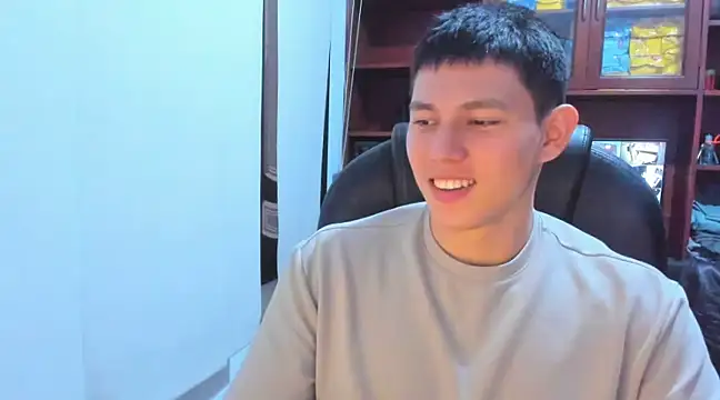 JamesCr  online show from 28, 2, 2025