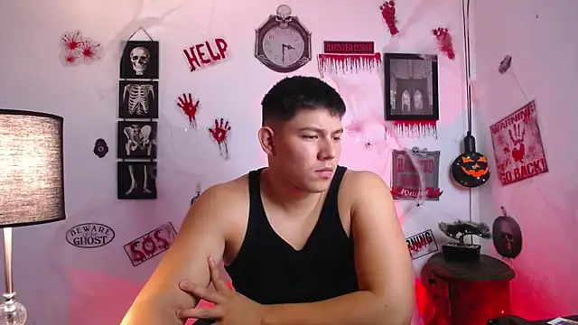 JamesCr  online show from 28, 10, 2025