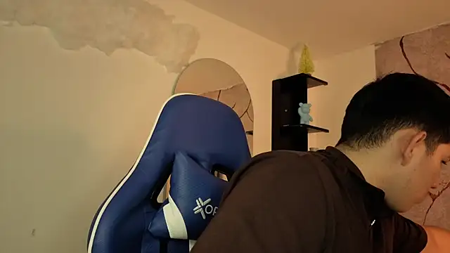 JamesCr  online show from 15, 5, 2026