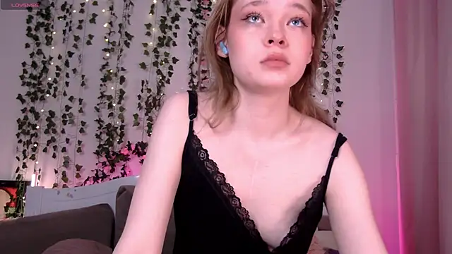 Kellybbface online show from 3, 10, 2025