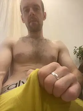 LynnAhNight online show from 12, 9, 2025