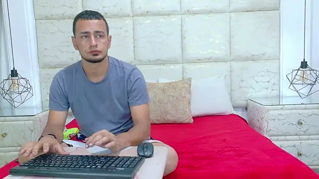 Snapshot of ThaliaANDNicholas chatting on 4, 3, 2025 ThaliaANDNicholas online show from 4, 3, 2025