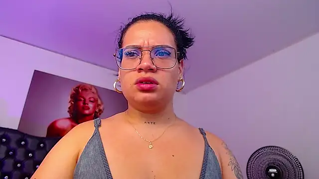 Snapshot of Taliana36 chatting on 5, 2, 2025 Taliana36 online show from 5, 2, 2025