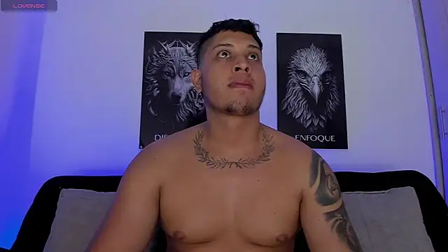 Snapshot of JohanSmith chatting on 6, 11, 2025 JohanSmith online show from 6, 11, 2025