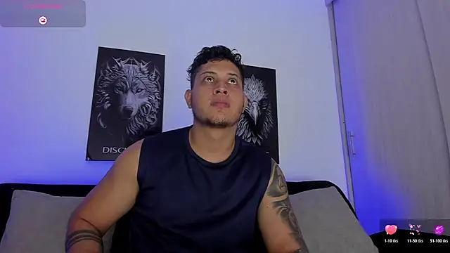 Snapshot of JohanSmith chatting on 12, 11, 2025 JohanSmith online show from 12, 11, 2025