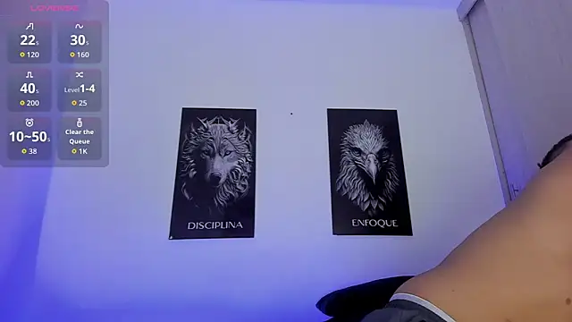 Snapshot of JohanSmith chatting on 17, 12, 2025 JohanSmith online show from 17, 12, 2025