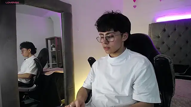 PepperTwink online show from 13, 9, 2025