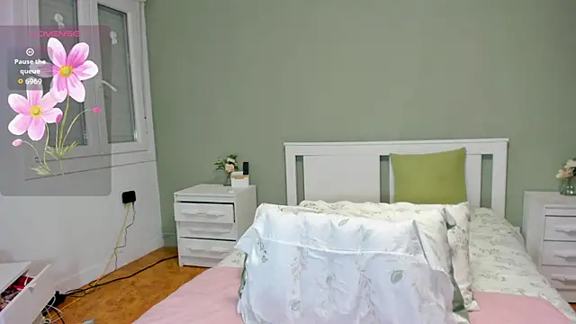 Snapshot of Izadi_7 chatting on 6, 11, 2025 Izadi 7 online show from 6, 11, 2025