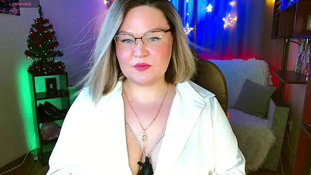 Snapshot of Vivien__wet chatting on 20, 12, 2025 Vivien wet online show from 20, 12, 2025