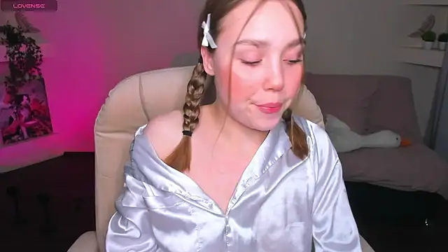 Snapshot of YourMegan chatting on 5, 5, 2026 YourMegan online show from 5, 5, 2026