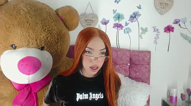 Snapshot of Khloe_Leal chatting on 6, 2, 2025 Khloe Leal online show from 6, 2, 2025