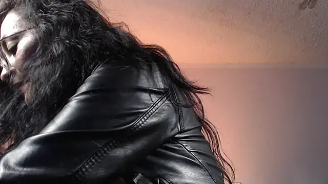 Snapshot of LeaBigboobs chatting on 4, 3, 2025 LeaBigboobs online show from 4, 3, 2025