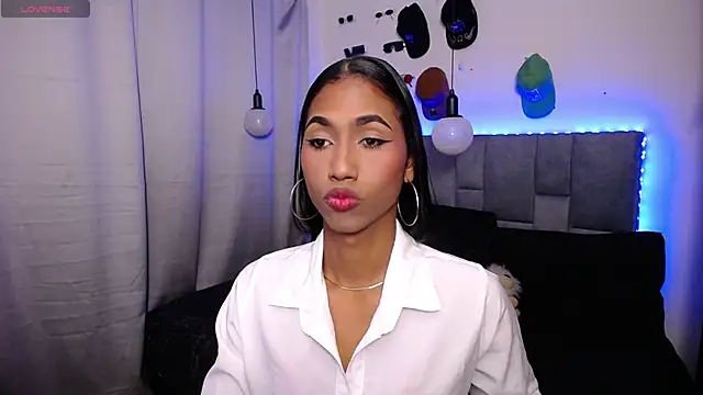 Alissemasiel online show from 28, 11, 2025