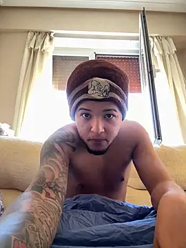 Snapshot of yeiyei_oficial chatting on 2, 10, 2025 yeiyei oficial online show from 2, 10, 2025