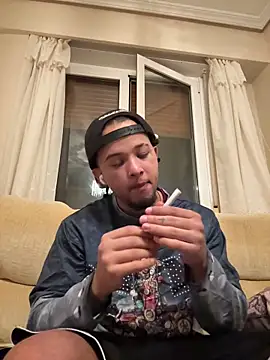 Snapshot of yeiyei_oficial chatting on 13, 10, 2025 yeiyei oficial online show from 13, 10, 2025