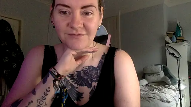 AureliaXOX online show from 11, 2, 2025