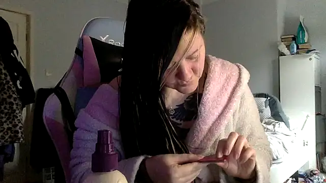 AureliaXOX online show from 13, 2, 2025