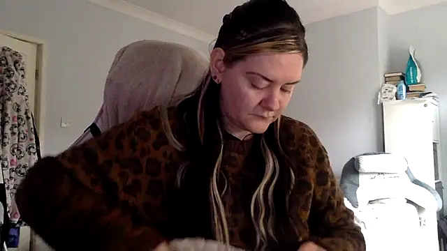 AureliaXOX online show from 22, 2, 2025