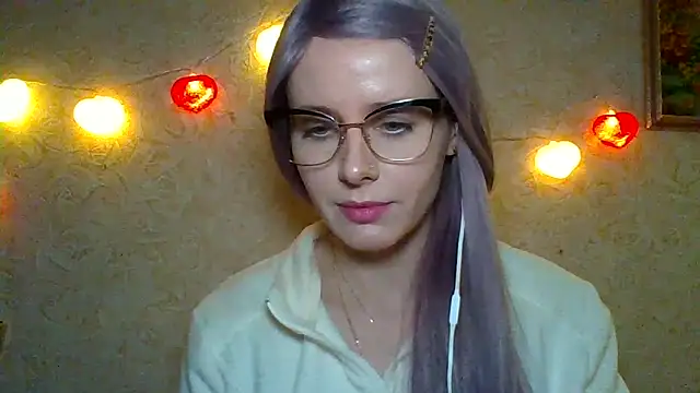 Snapshot of LuminousLady chatting on 14, 2, 2025 LuminousLady online show from 14, 2, 2025
