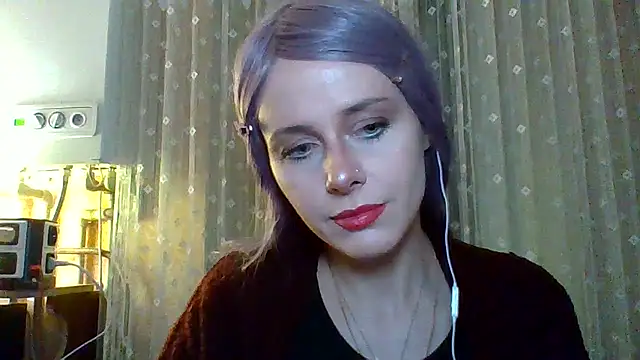 Snapshot of LuminousLady chatting on 4, 3, 2025 LuminousLady online show from 4, 3, 2025