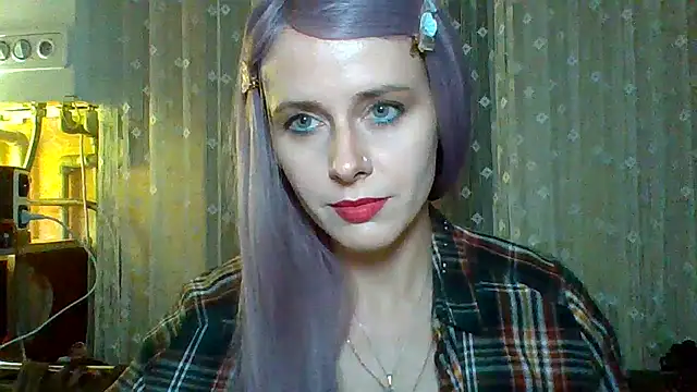 Snapshot of LuminousLady chatting on 12, 3, 2025 LuminousLady online show from 12, 3, 2025