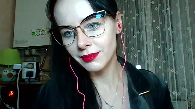 Snapshot of LuminousLady chatting on 21, 3, 2025 LuminousLady online show from 21, 3, 2025