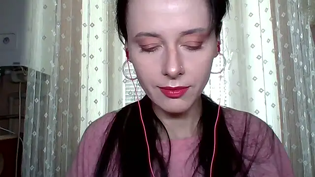 Snapshot of LuminousLady chatting on 9, 9, 2025 LuminousLady online show from 9, 9, 2025