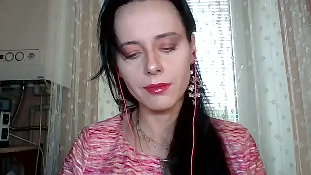 Snapshot of LuminousLady chatting on 19, 9, 2025 LuminousLady online show from 19, 9, 2025