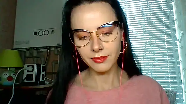 Snapshot of LuminousLady chatting on 26, 9, 2025 LuminousLady online show from 26, 9, 2025