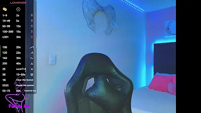 SallyWhitee online show from 27, 10, 2025