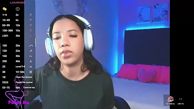 SallyWhitee online show from 13, 11, 2025