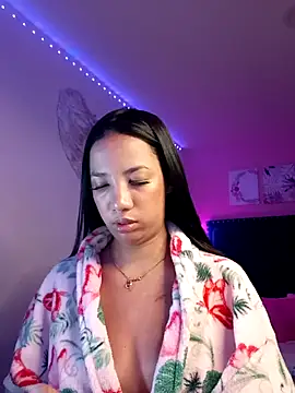 Snapshot of SallyWhitee chatting on 4, 2, 2026 SallyWhitee online show from 4, 2, 2026