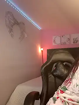 SallyWhitee online show from 12, 3, 2026