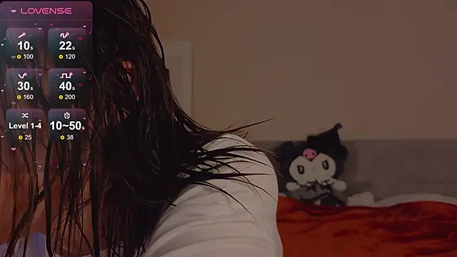 Mia Luw online show from 3, 10, 2025