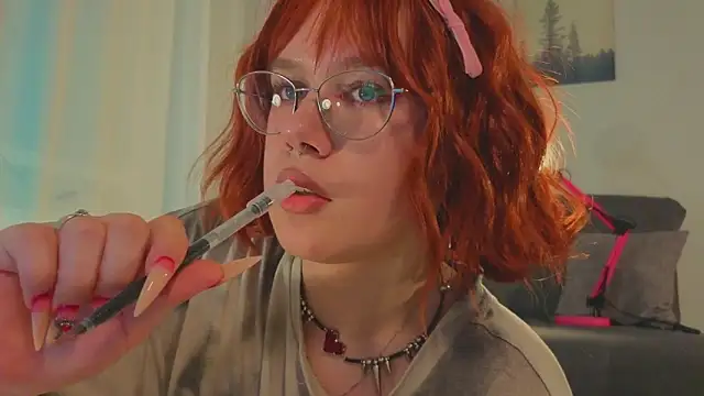 Mia Luw online show from 18, 4, 2026