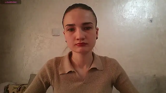 Snapshot of RoyalDessertt chatting on 5, 3, 2025 RoyalDessertt online show from 5, 3, 2025