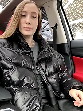 Snapshot of Pussy_Drive03 chatting on 3, 10, 2025 Pussy Drive03 online show from 3, 10, 2025