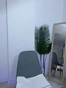 Celine Roxelle online show from 13, 10, 2025