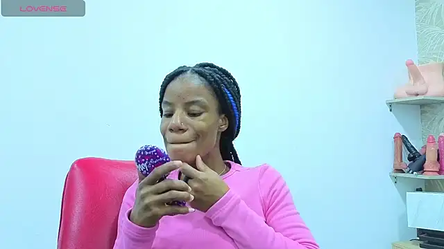 Snapshot of dafnnelewis chatting on 10, 7, 2026 dafnnelewis online show from 10, 7, 2026