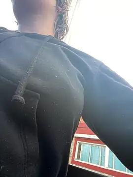 Maggie Geller online show from 5, 4, 2026