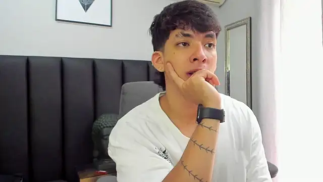 ISAAC CRYSTON online show from 9, 2, 2025