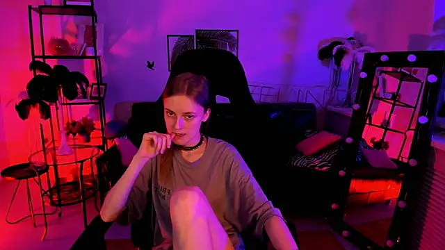 KiraMontoya online show from 18, 2, 2025